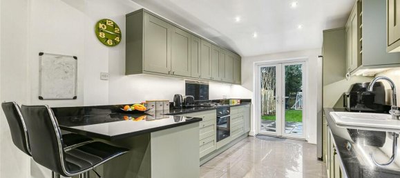 4 bedrooms House in Barnet, United Kingdom No. 6466 3