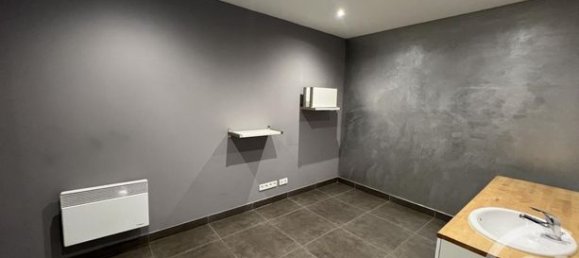 63m² Commercial property in Biguglia, France No. 300736 10