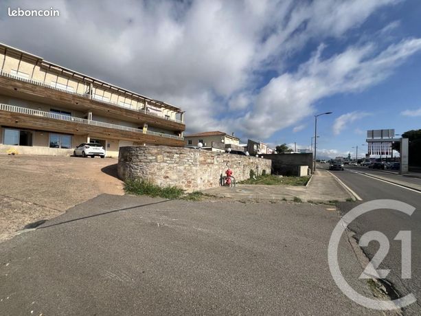 63m² Commercial property in Biguglia, France No. 300736