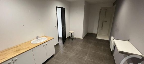 63m² Commercial property in Biguglia, France No. 300736 11