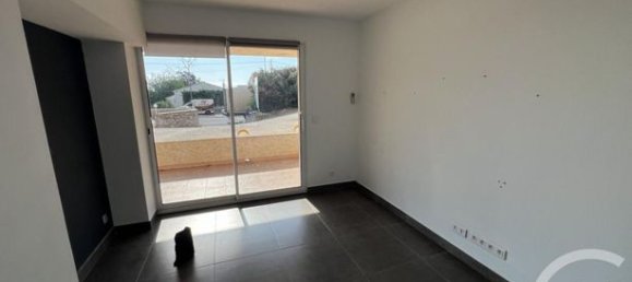 63m² Commercial property in Biguglia, France No. 300736 7