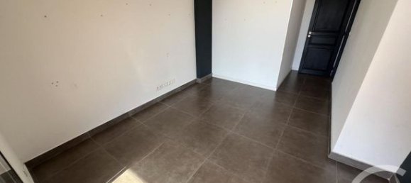 63m² Commercial property in Biguglia, France No. 300736 8