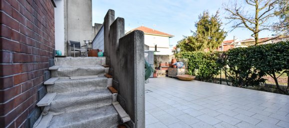 8-salle Maison à Settimo Torinese, Italy No. 49730 39