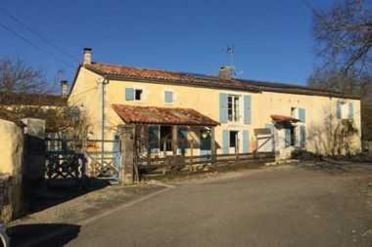 7 chambres Maison à Matha, France No. 27581