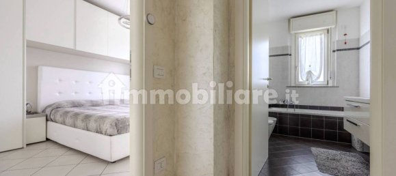 Apartamento de 2 dormitorios en Paderno Dugnano, Italy No. 319881 26