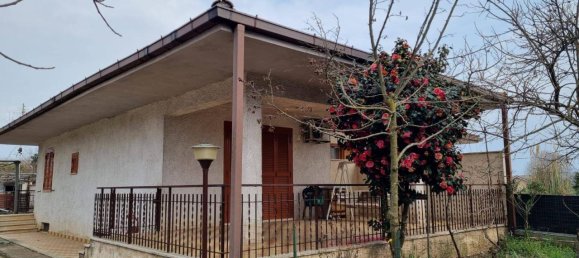 4-Zimmer Villa in Cave, Italy, Nr. 177271 3