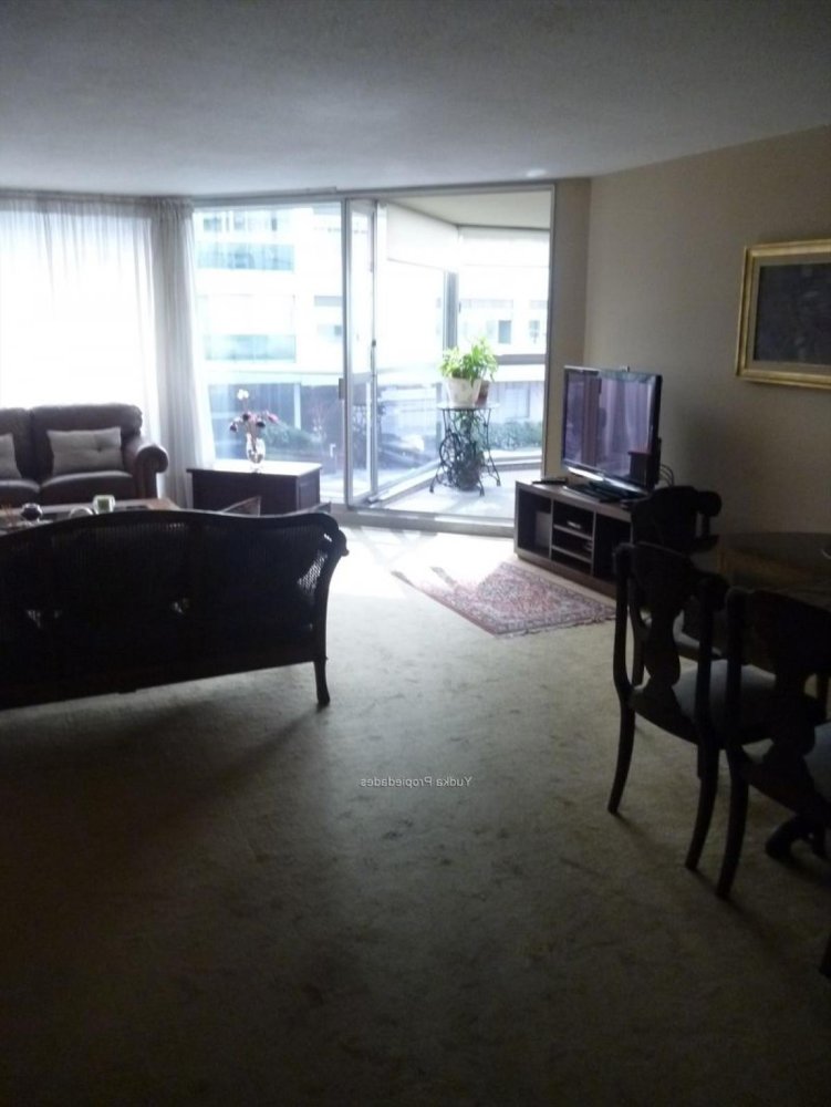 4 bedrooms Apartment in Montevideo, Uruguay No. 10812