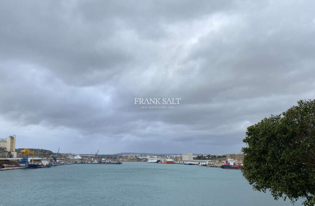 Квартира с 2 спальнями в Сенглеа, Мальта № 10425