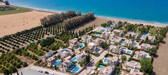 3 bedrooms Villa in Polis, Cyprus No. 14744 8