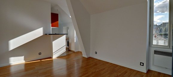 1 bedroom Duplex in Poissy, France No. 172208 2