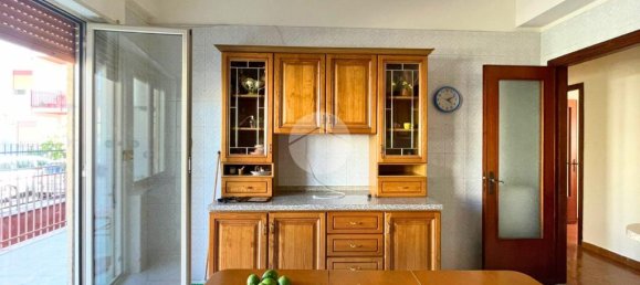 2 Schlafzimmer Wohnung in Palermo, Italy, Nr. 300040 10