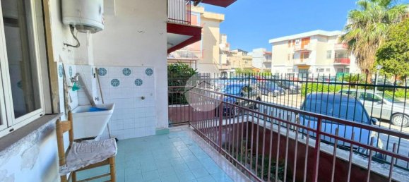 2 Schlafzimmer Wohnung in Palermo, Italy, Nr. 300040 14