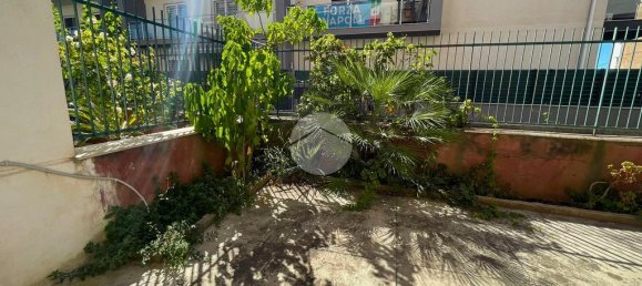 2 Schlafzimmer Wohnung in Palermo, Italy, Nr. 300040 2