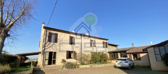 4 bedrooms House in Scandolara Ravara, Italy No. 122612 34