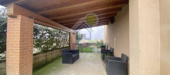 4 bedrooms House in Scandolara Ravara, Italy No. 122612 23