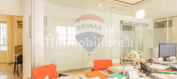 5-Zimmer Büro in Bari, Italy, Nr. 272125 21