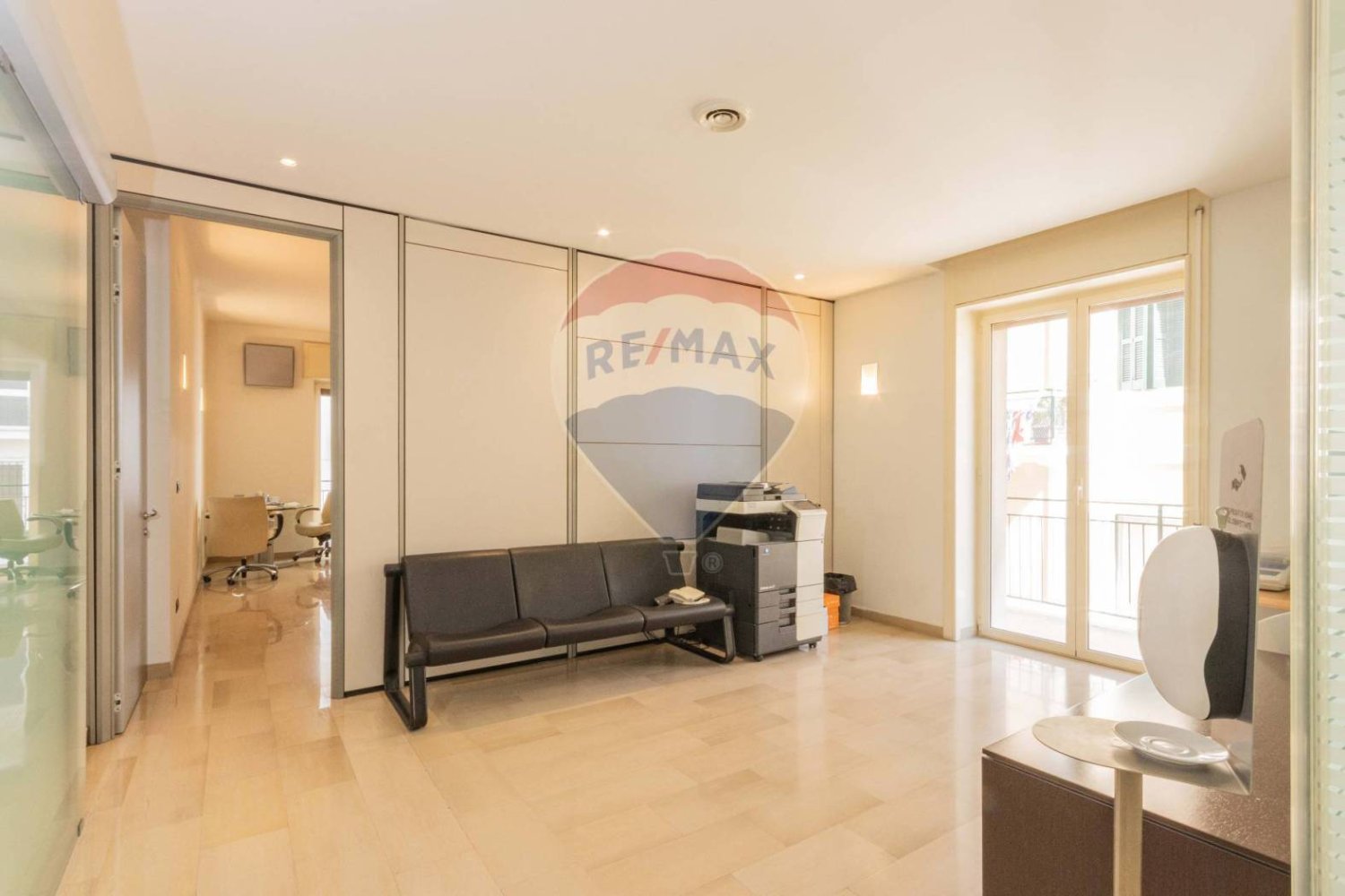 5-Zimmer Büro in Bari, Italy, Nr. 272125