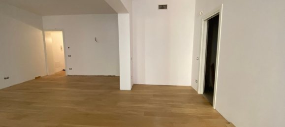 5 rooms Apartment in Padua, Italy No. 176968 29