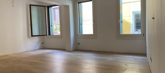 5 rooms Apartment in Padua, Italy No. 176968 16