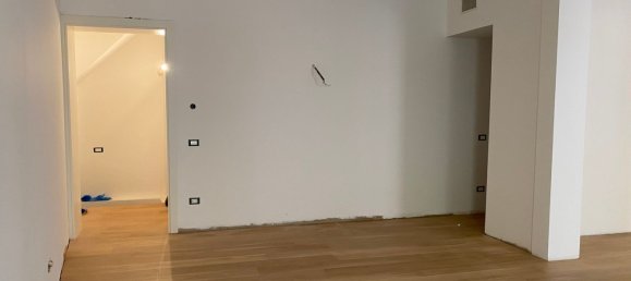 5 rooms Apartment in Padua, Italy No. 176968 31