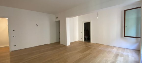 5 rooms Apartment in Padua, Italy No. 176968 27