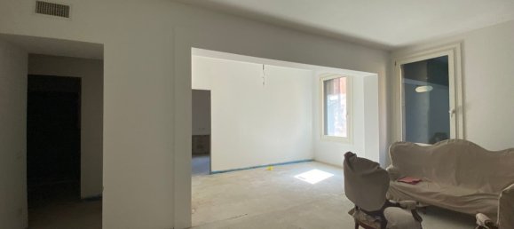 5 rooms Apartment in Padua, Italy No. 176968 21