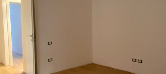 5 rooms Apartment in Padua, Italy No. 176968 17