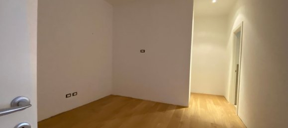 5 rooms Apartment in Padua, Italy No. 176968 9