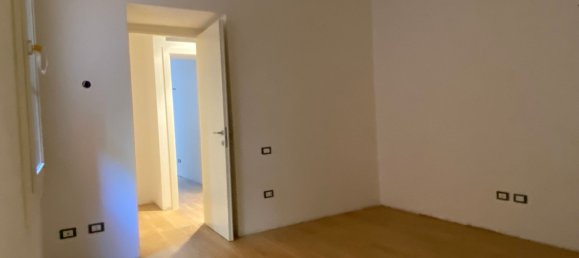 5 rooms Apartment in Padua, Italy No. 176968 8