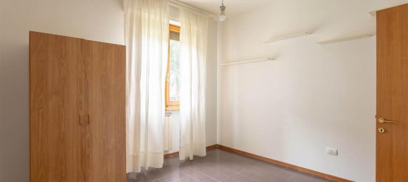4 rooms Apartment in Signa, Italy No. 36142 27