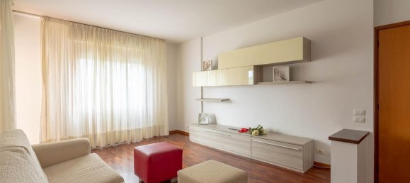 4 rooms Apartment in Signa, Italy No. 36142 7