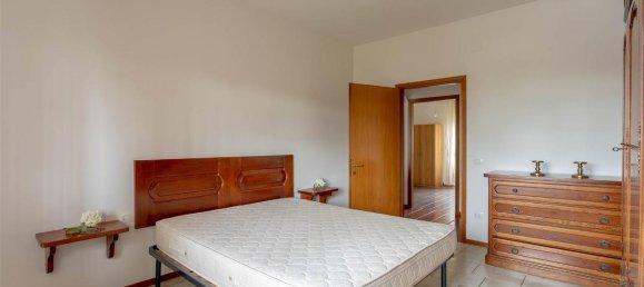 4 rooms Apartment in Signa, Italy No. 36142 21