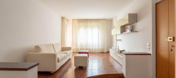 4 rooms Apartment in Signa, Italy No. 36142 6