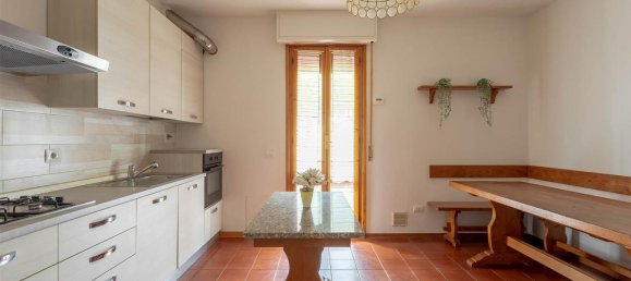4 rooms Apartment in Signa, Italy No. 36142 16