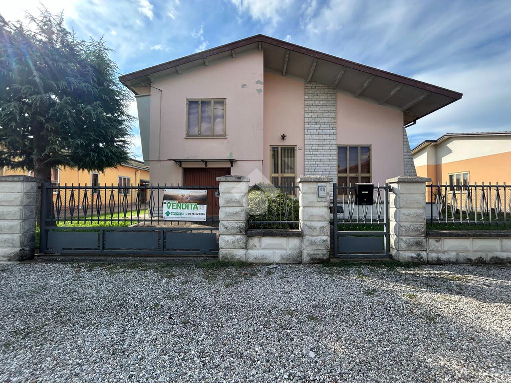 Villa T2 em Suzzara, Italy N.º 340362