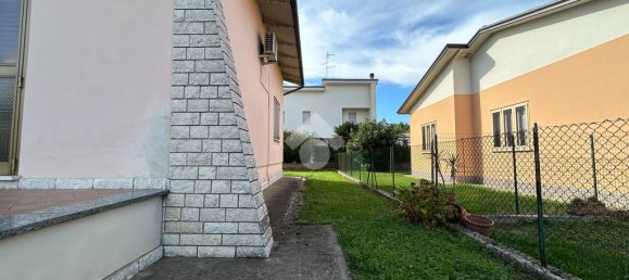 Villa T2 em Suzzara, Italy N.º 340362 2