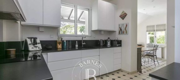 4 bedrooms House in Marly-le-Roi, France No. 180501 9