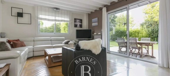 4 bedrooms House in Marly-le-Roi, France No. 180501 4