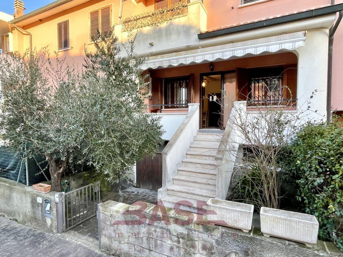 Apartamento de 2 dormitorios en Bibbona, Italy No. 332525