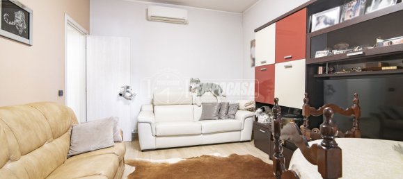 2-salle Appartement à Sesto San Giovanni, Italy No. 305107 22