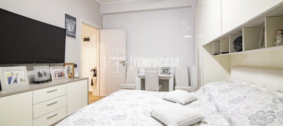 2-salle Appartement à Sesto San Giovanni, Italy No. 305107 11