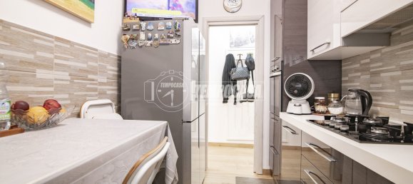 2-salle Appartement à Sesto San Giovanni, Italy No. 305107 24