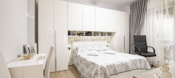 2-salle Appartement à Sesto San Giovanni, Italy No. 305107 7