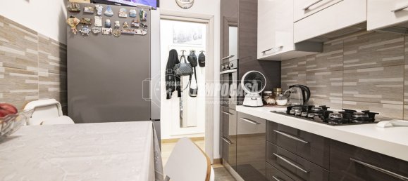 2-salle Appartement à Sesto San Giovanni, Italy No. 305107 25