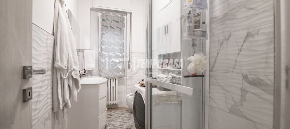 2-salle Appartement à Sesto San Giovanni, Italy No. 305107 14