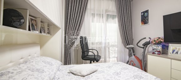2-salle Appartement à Sesto San Giovanni, Italy No. 305107 12