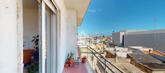4-salle Appartement à Brindisi, Italy No. 273818 9