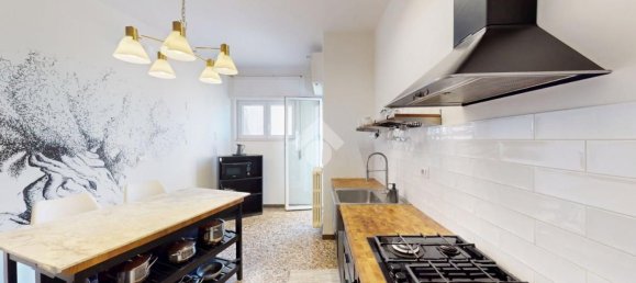 4-salle Appartement à Brindisi, Italy No. 273818 11
