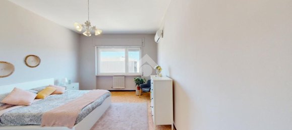 4-salle Appartement à Brindisi, Italy No. 273818 23
