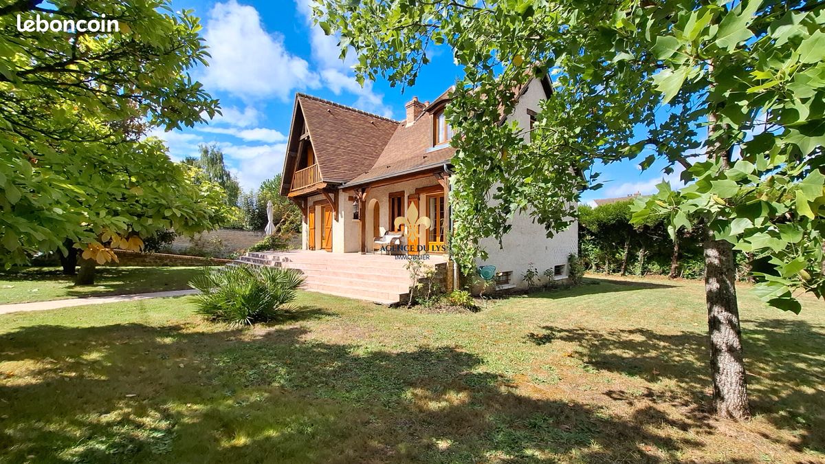 3 bedrooms House in Coye-la-Foret, France No. 362637